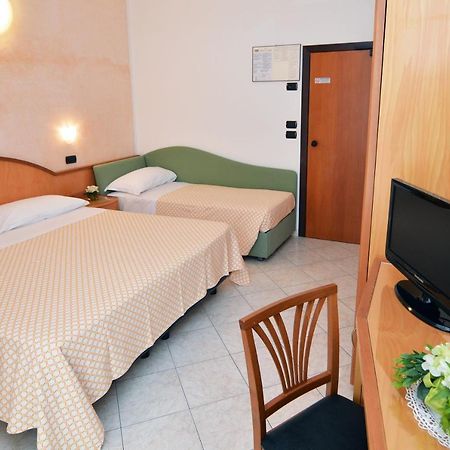 Hotel Adele Bellaria-Igea Marina Exterior photo