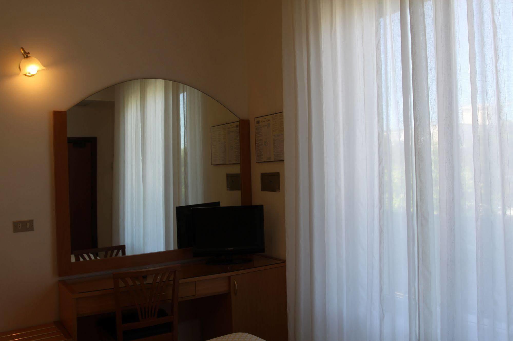 Hotel Adele Bellaria-Igea Marina Exterior photo