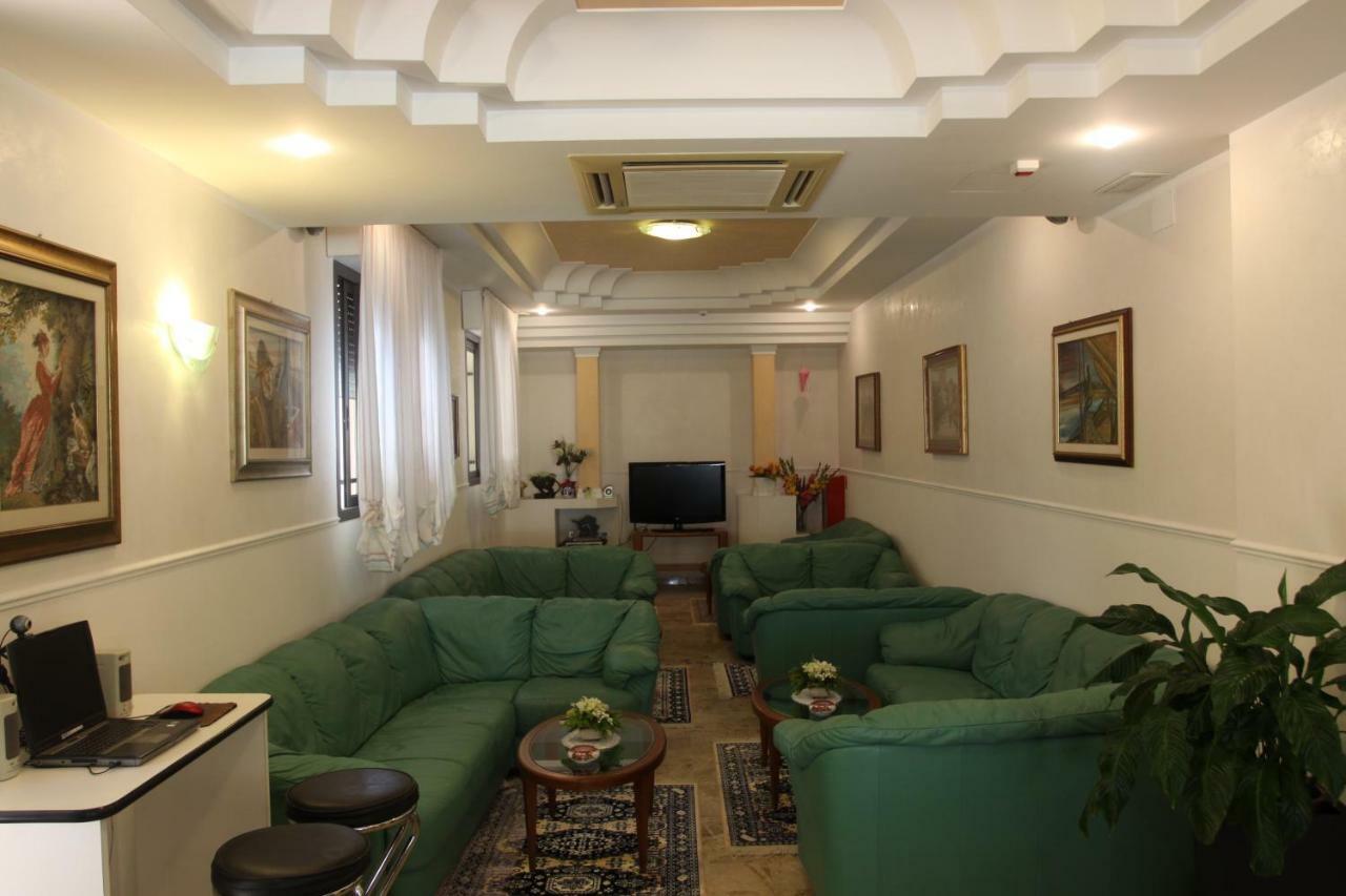 Hotel Adele Bellaria-Igea Marina Exterior photo