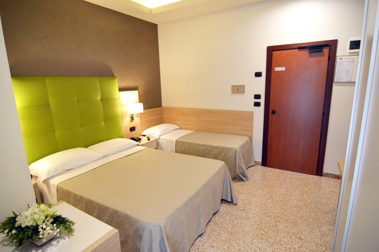 Hotel Adele Bellaria-Igea Marina Exterior photo
