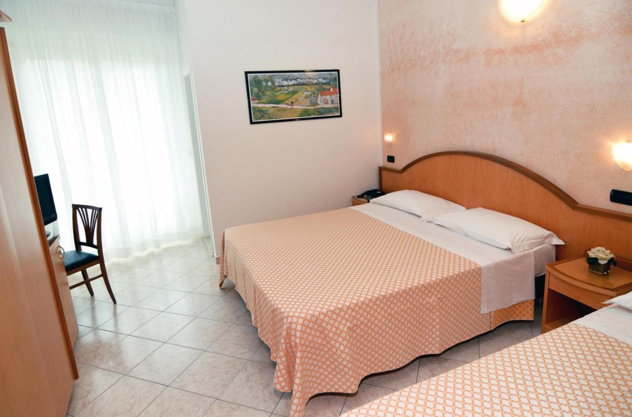 Hotel Adele Bellaria-Igea Marina Exterior photo
