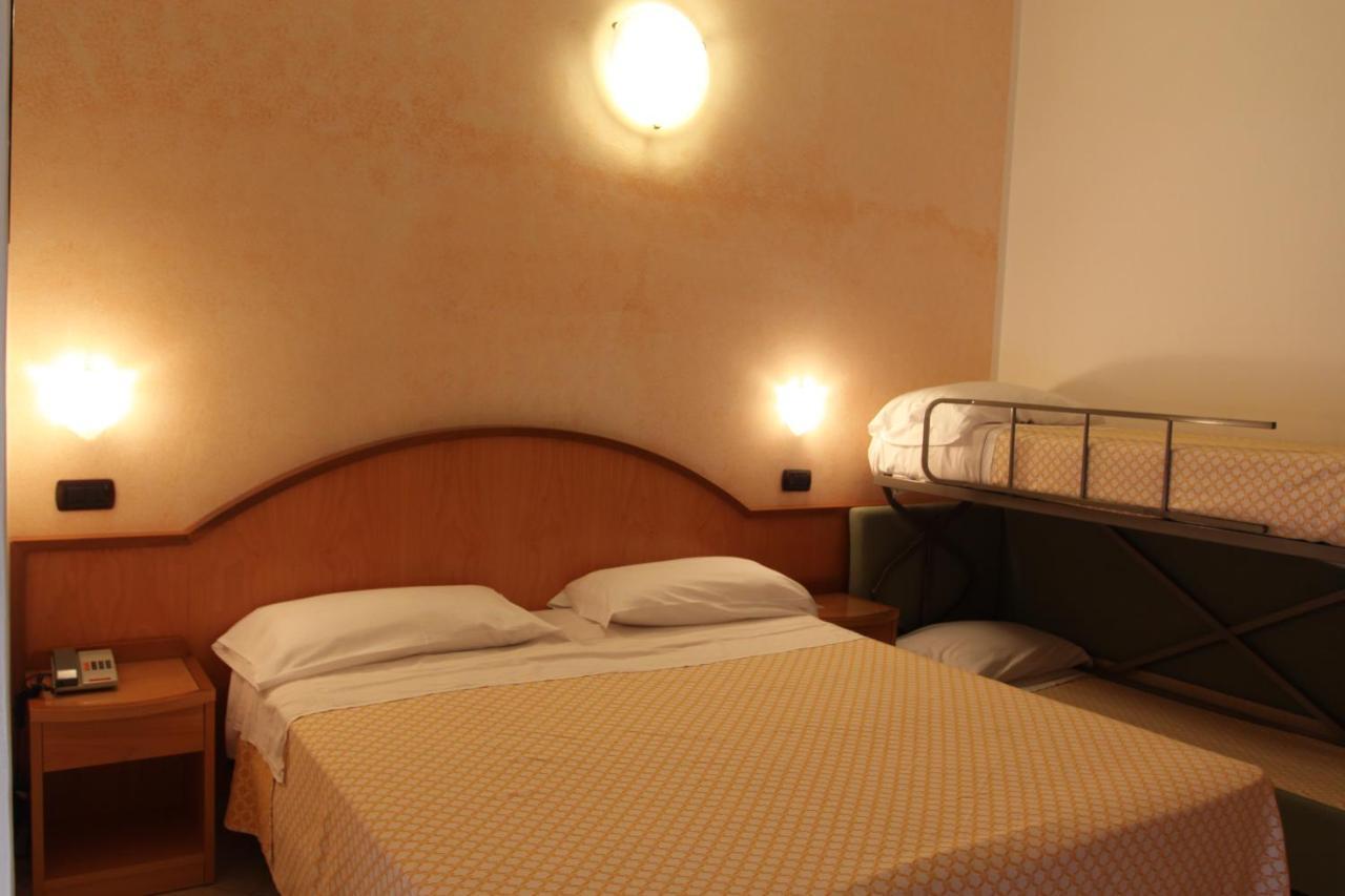 Hotel Adele Bellaria-Igea Marina Exterior photo